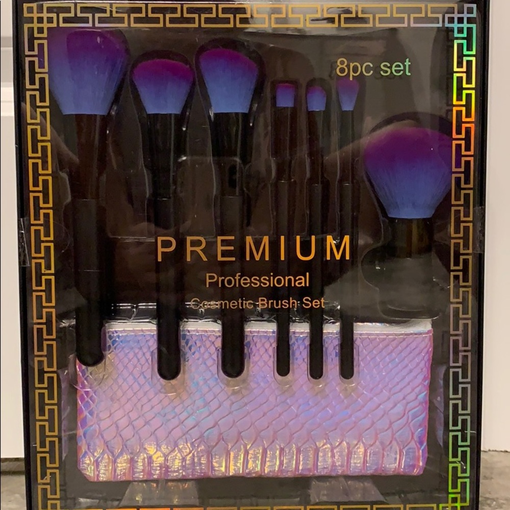 BRAND NEW Make up brushes!